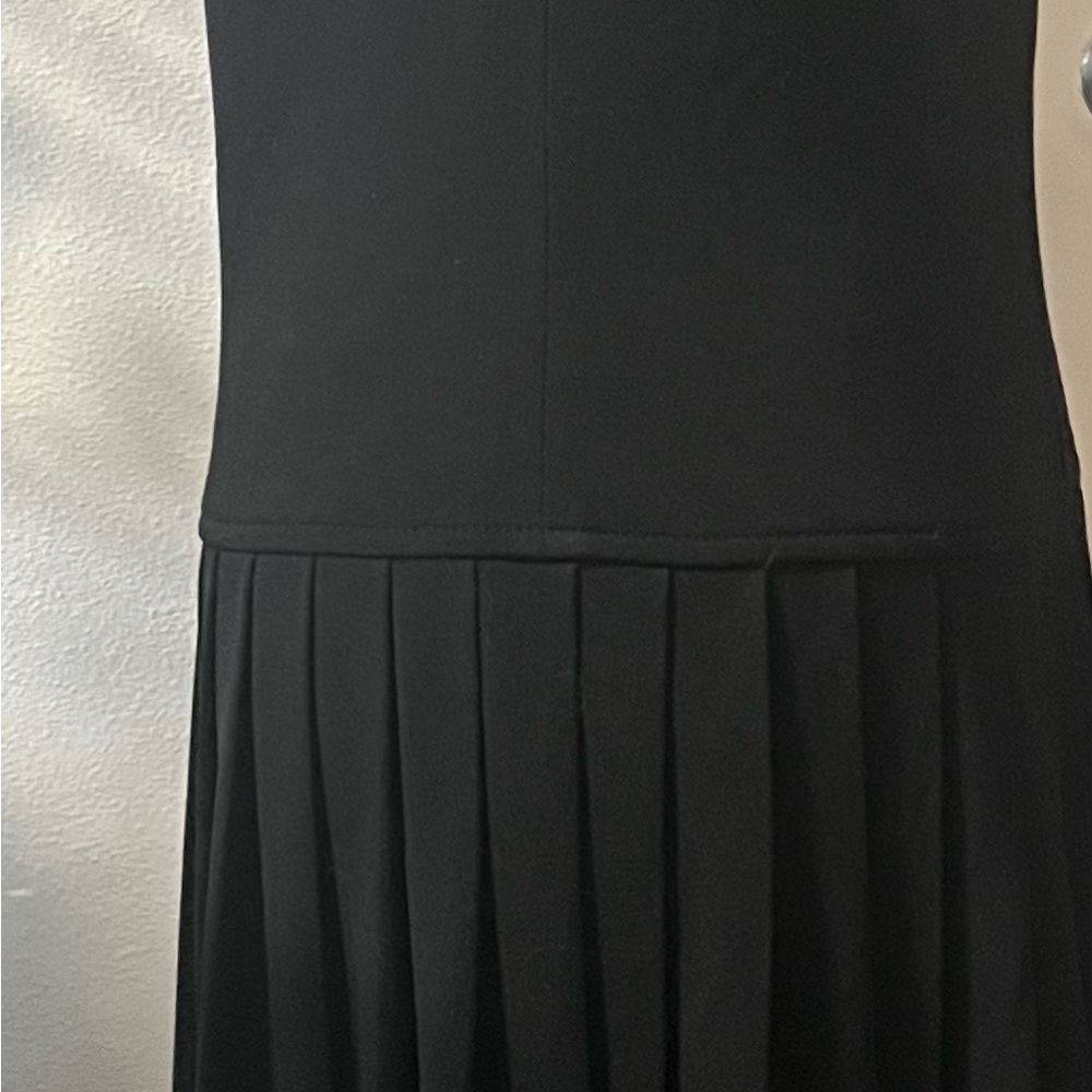 Pleated tennis dress - Picture 5 of 9